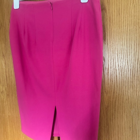 Express fitted‎ bright pink pencil skirt. - Picture 3 of 8